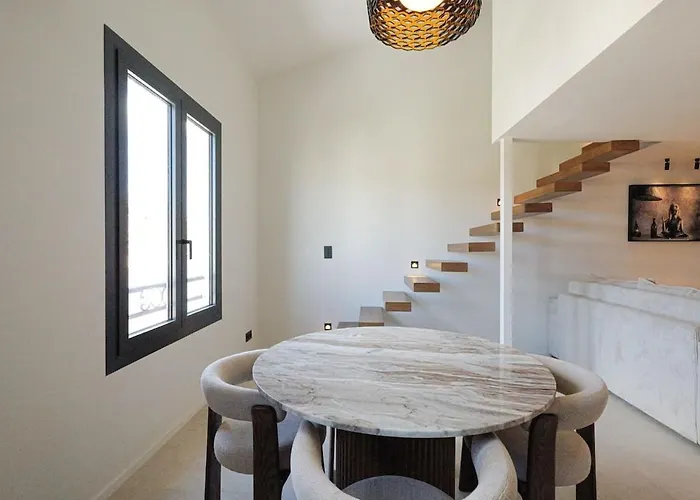 Chic - Free Parking - Center Apartment *